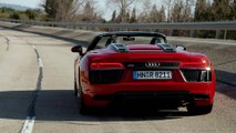 Audi R8 Spy­der V10 RWS Driving demo on the track