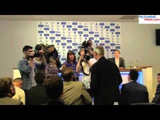 Ranieri toasts champagne after Premier League title