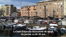 La baie d'Ajaccio recouverte de neige, du jamais vu en 30 ans