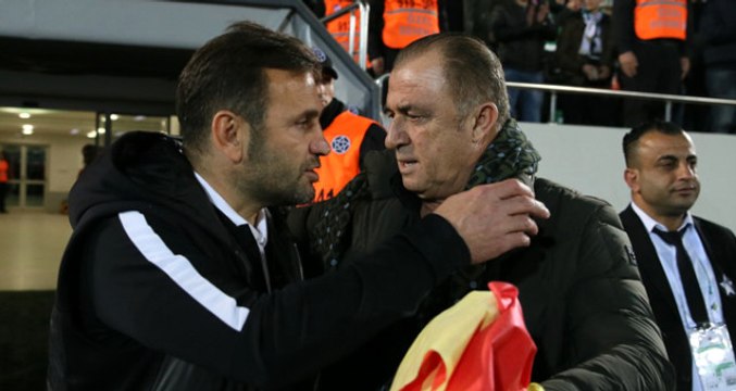 Akhisarspor Teknik Direktörü Okan Buruk Tribüne Gönderildi