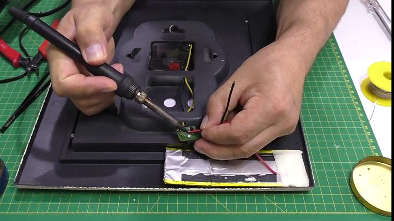 Kendin Yap 2 İlginç iş Saat  pili Ve Maket Bıçağı | DIY