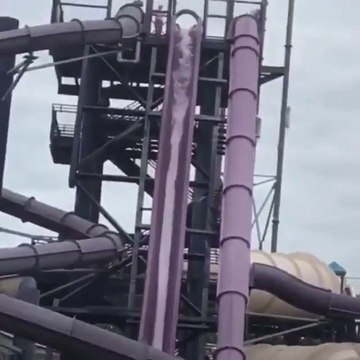 Auriez-vous le cran de descendre ce toboggan vertigineux!