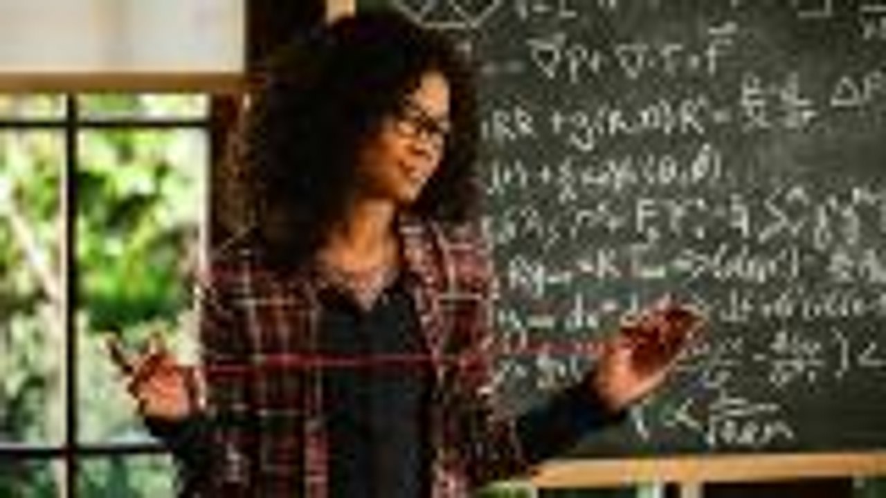 'A Wrinkle In Time' Premiere: Some Viewers Gush, Others Call it a 'Tragedy' | THR News