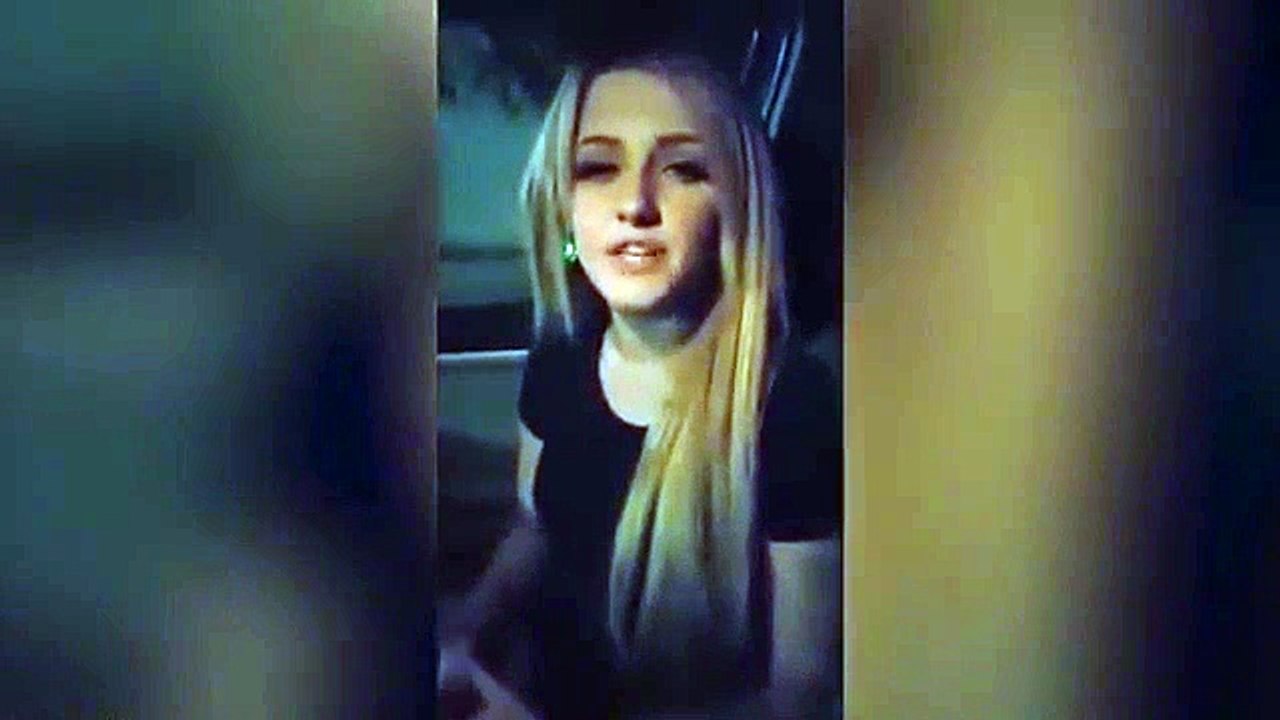 Elle surprend son copain avec une autre fille et lui tase l'entrejambe