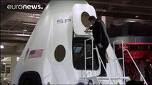 SpaceX to send first tourists around the moon