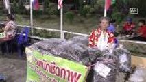 Floating market remains popular in southern Thailand