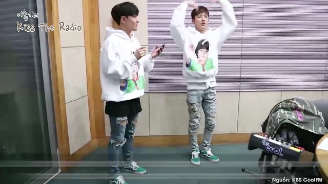 B.I (iKON) cover hit Heart Shaker của TWICE