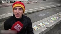 Lise öğrencisi babasına yakılması için verilen kitapları satarak harçlığını çıkartıyor