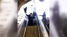 Metroda merdiven çöktü