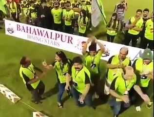 Cricketer Danny Morrison Grant Elliot Dancing in Lahore Qalandar Show