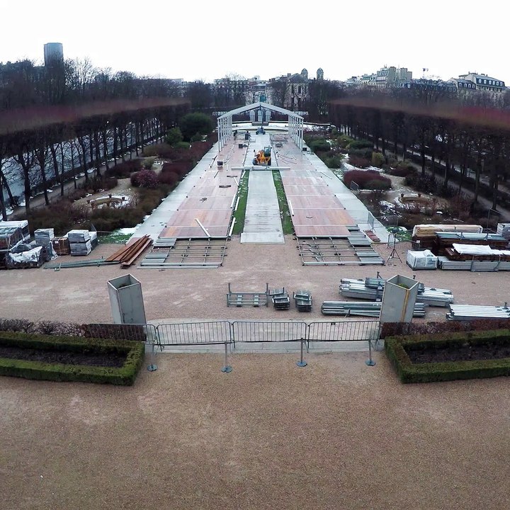 Exclu : l'installation du décor du défilé Dior automne-hiver 2018-2019 en 38 secondes