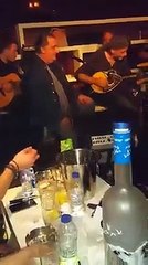 ΣΠΑΝΙΟ !!! Βασίλης Καρράς - Γιατί Να Χωριστούμε ( Η πρώτη αγάπη ) - Live