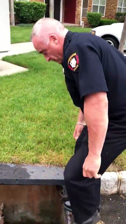 FOX 10 Phoenix - RESCUED! -Officer Tim Majek saves his third deer....