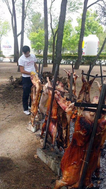 ASADOS MEDIEVALES LA BAMBINA