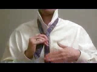 How to Tie a Tie (Mirrored  Slowly) - Full Windsor Knot