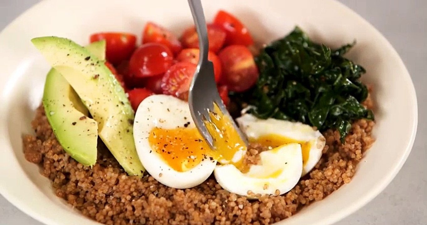 How to Make a Quinoa Breakfast Bowl with 6 minute Egg