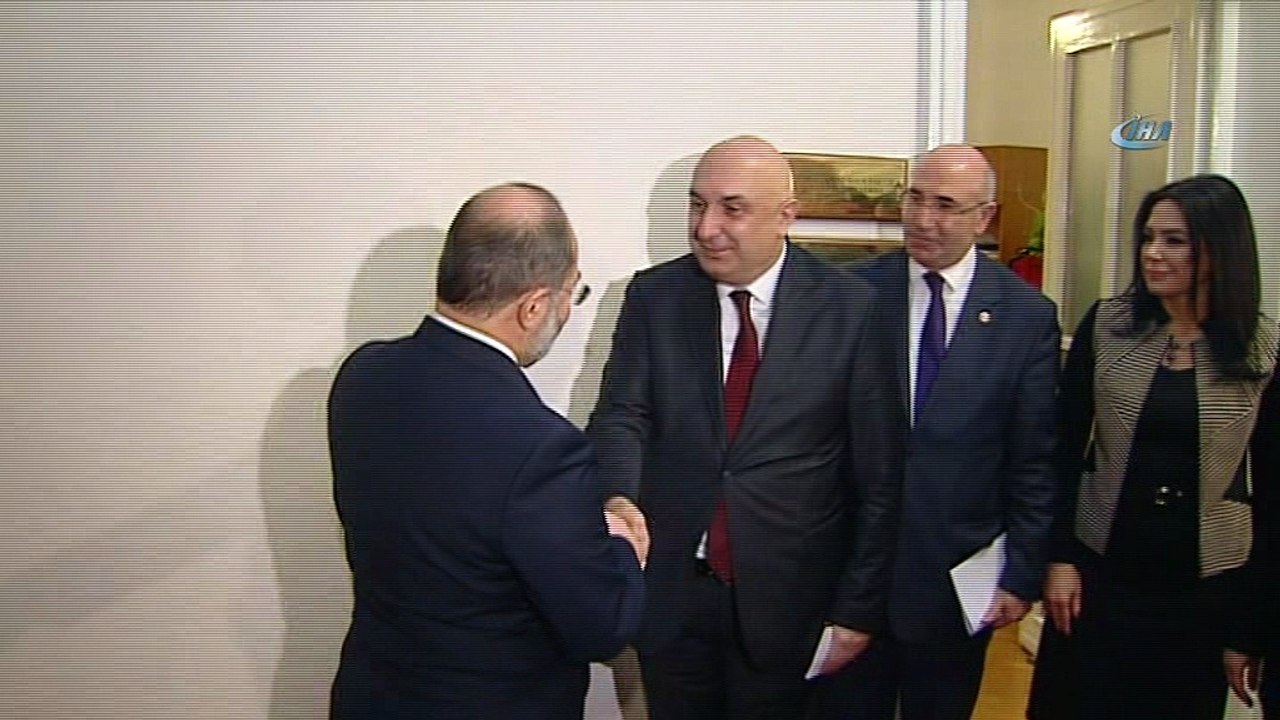 Başbakan Yardımcısı Recep Akdağ, CHP'yi ziyaret etti