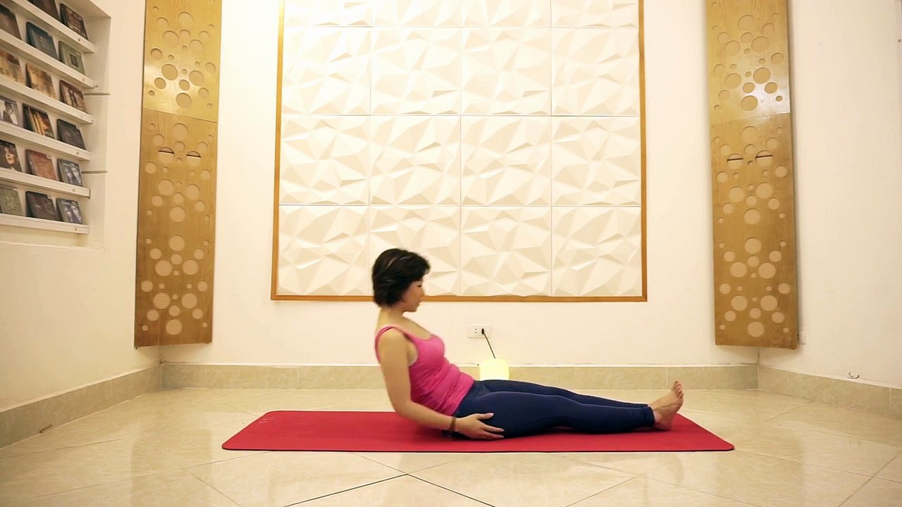 Bộ tư thế Yoga nâng cao - Tư thế vai đứng xoạc ngang cùng Nguyễn Hiếu Yoga
