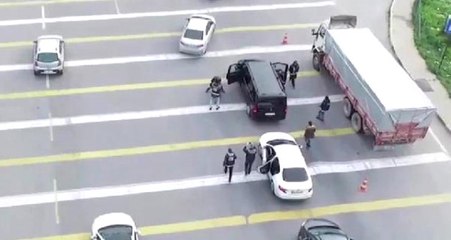 Gişelerin Çıkışında Durdurulan Araçtan 350 Kilo Uyuşturucu Çıktı! Film Gibi Operasyon Kamerada