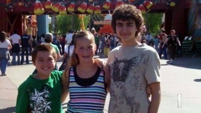 Khloe Kardashian Slams Kendall Jenner’s Skinny-Shamers: It’s ‘Not Acceptable’ — Watch