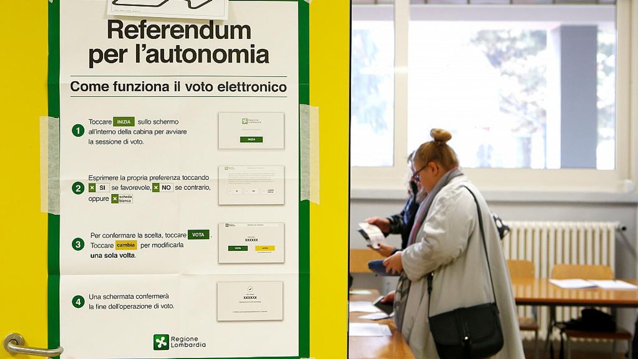 Autonomia, firmato l'accordo tra Governo e tre regioni