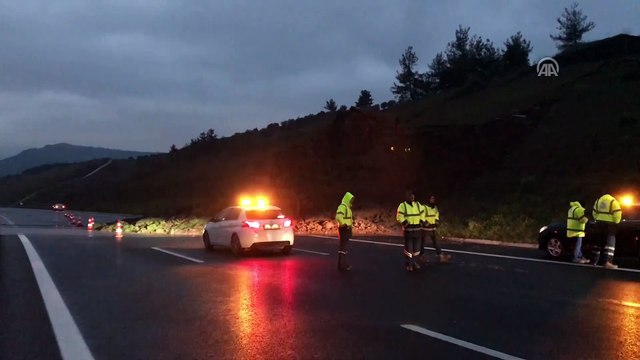 Gebze-Orhangazi-İzmir otoyolunun kenarında heyelan - BURSA