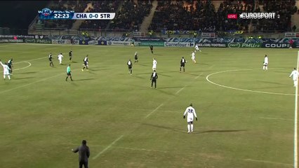 Crochet court et frappe du gauche : Terrier n'est pas passé loin d'ouvrir le socre