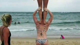 3 SEXY HOT BIKINI GIRLS DOING BUTT EXERCISE AT BEACH