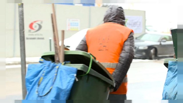 Budapest restaurant offers homeless free tea as Hungary freezes