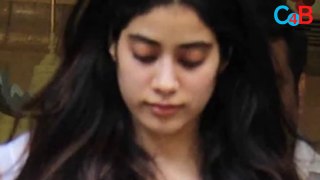 Jhanvi Kapoor Crying Since Last 70 Hours, Sonam Kapoor Consoling Her
