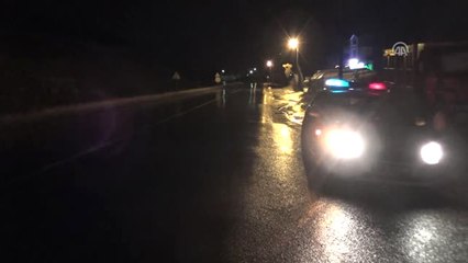 Kar Yağışı ve Sis Nedeniyle Araçlar Yolda Kaldı