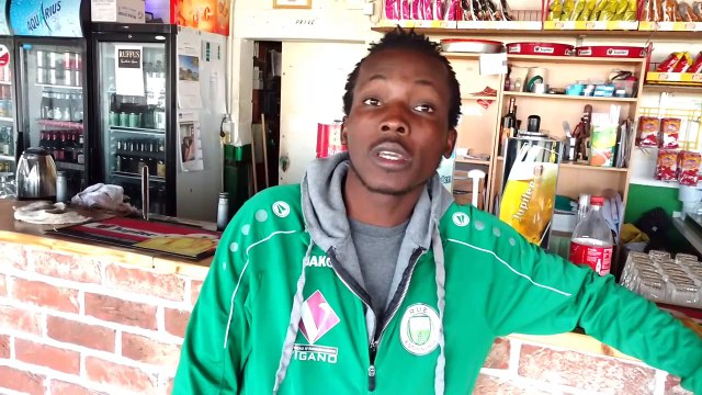 Réfugié ivoirien à la buvette d'Estinnes