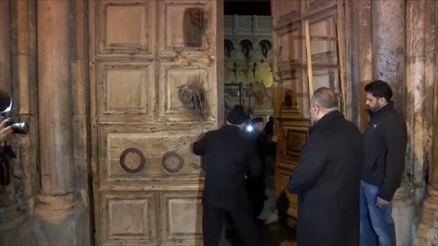 كنيسة القيامة تفتح أبوابها من جديد