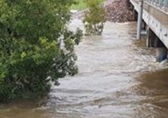 Download Video: Townsville's Saunders Creek Floods