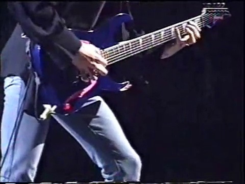 Paul Gilbert amazing guitar solo