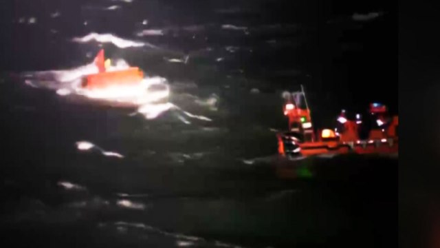 완도 전복 어선 선원 2명 사망...실종자 5명 수색 / YTN