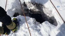 Türk dağcıların 4 bin 400 metrede buzul çukuruna düşen köpeği kurtarma anları kamerada