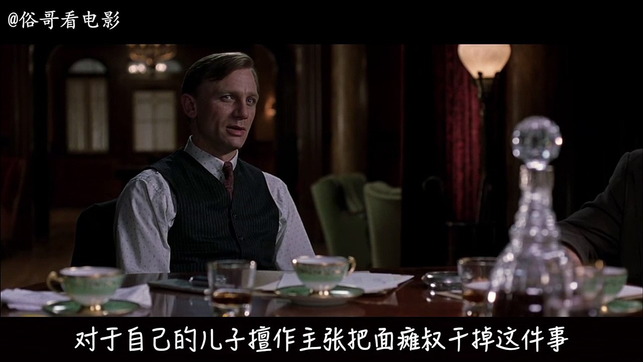 美国黑帮片《毁灭之路 Road to Perdition》黑帮杀手的儿子目睹了一场杀戮之后，爷俩遭到了黑帮老大的追杀