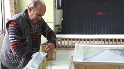 İzmir-Atık Malzemelerden Anıtkabir Maketi