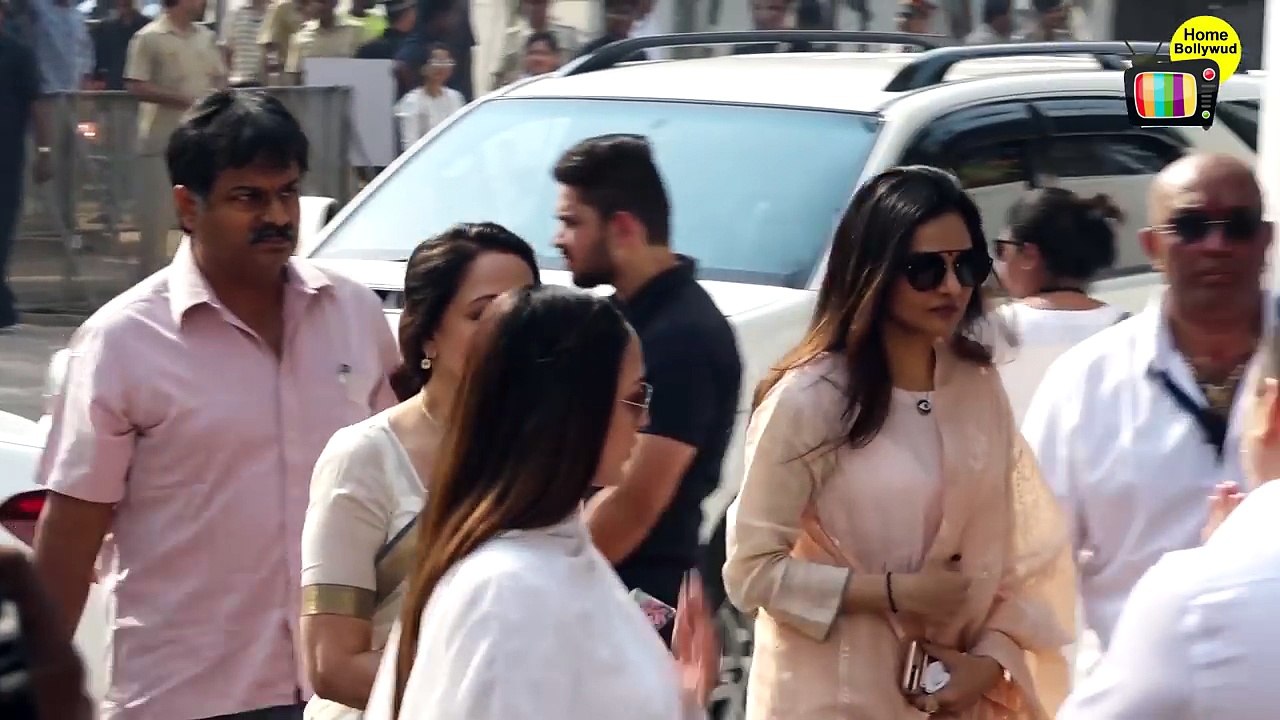 EMOTIONAL Deepika Padukone Breaks Down Seeing Sridevi's Condition After PASSING AWAY