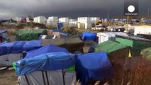 Containers replace tents for 1,500 migrants in Calais 'Jungle' camp