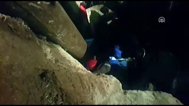 Kuyuya düşen yavru köpeği itfaiye kurtardı - ŞANLIURFA