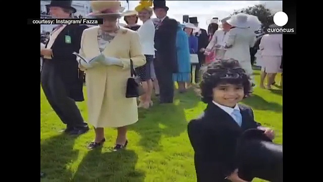 Adorable little boy breaks convention by shaking Queen Elizabeth's hand, UK