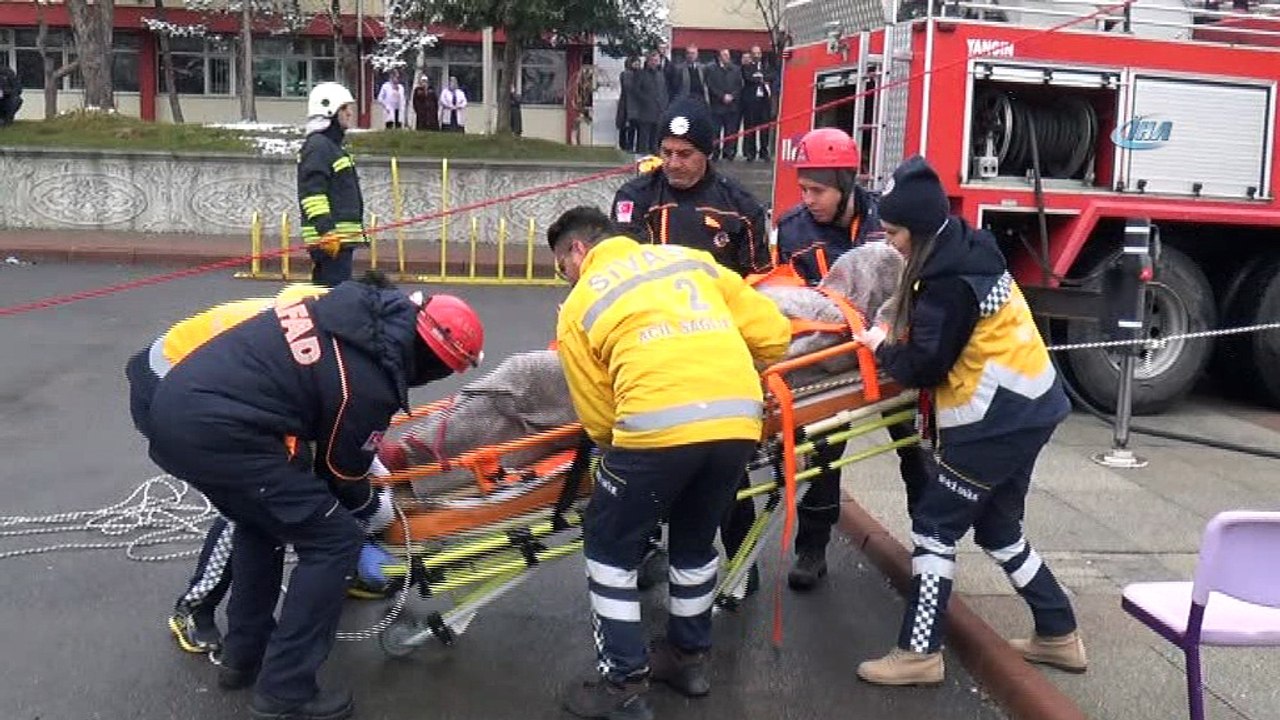 Sivas'ta gerçeğini aratmayan yangın tatbikatı