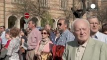 Budapest: Thousands march in remembrance of Holocaust victims