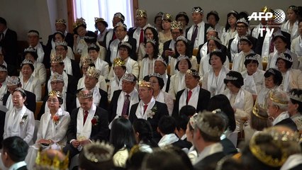 أميركيون يحملون أسلحتهم إلى الكنيسة ضمن مراسم خاصة