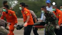 Search for AirAsia black boxes stepped up as more bodies recovered