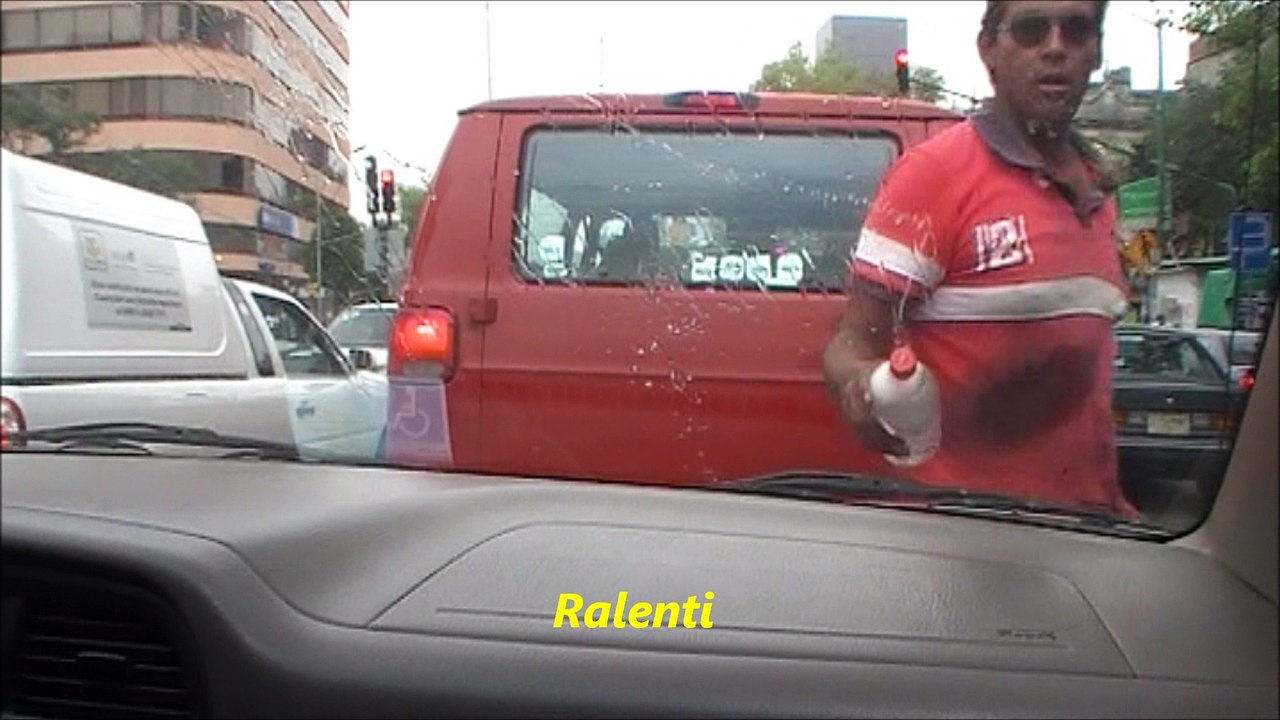 [tuto] Comment laver un  pare-brise rapidement.