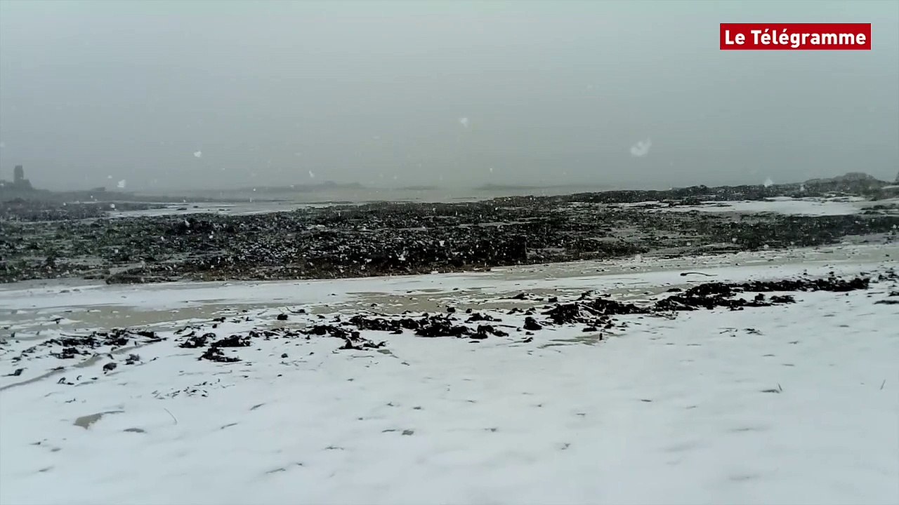 Tréflez (29) Tempête de neige  sur les dunes de Keremma