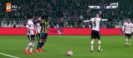 Ricardo Quaresma yumruk attı kırmızı kart gördü